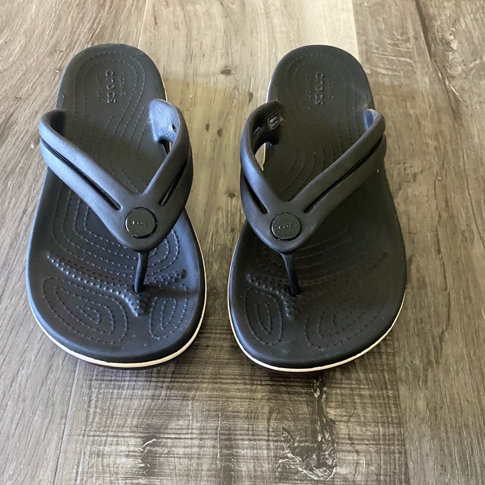 Crocs WOMENS sandals size 7- black